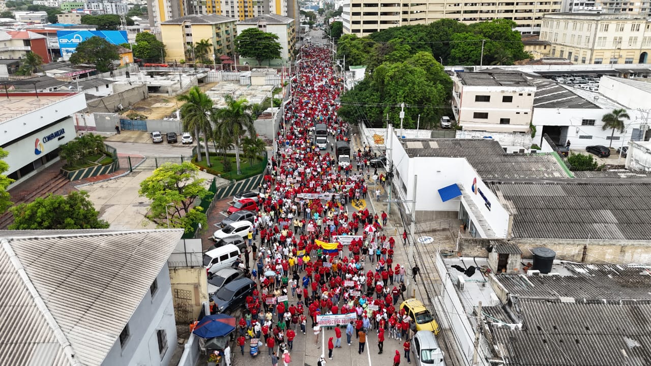 Plano general de la marcha de Fecode en Barranquilla