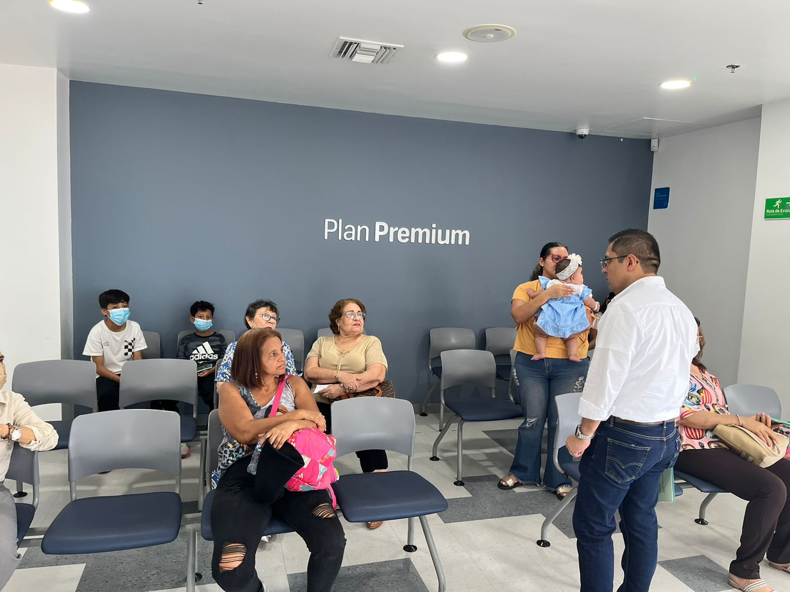 El interventor hoy se reunirá con secretarios de Salud.