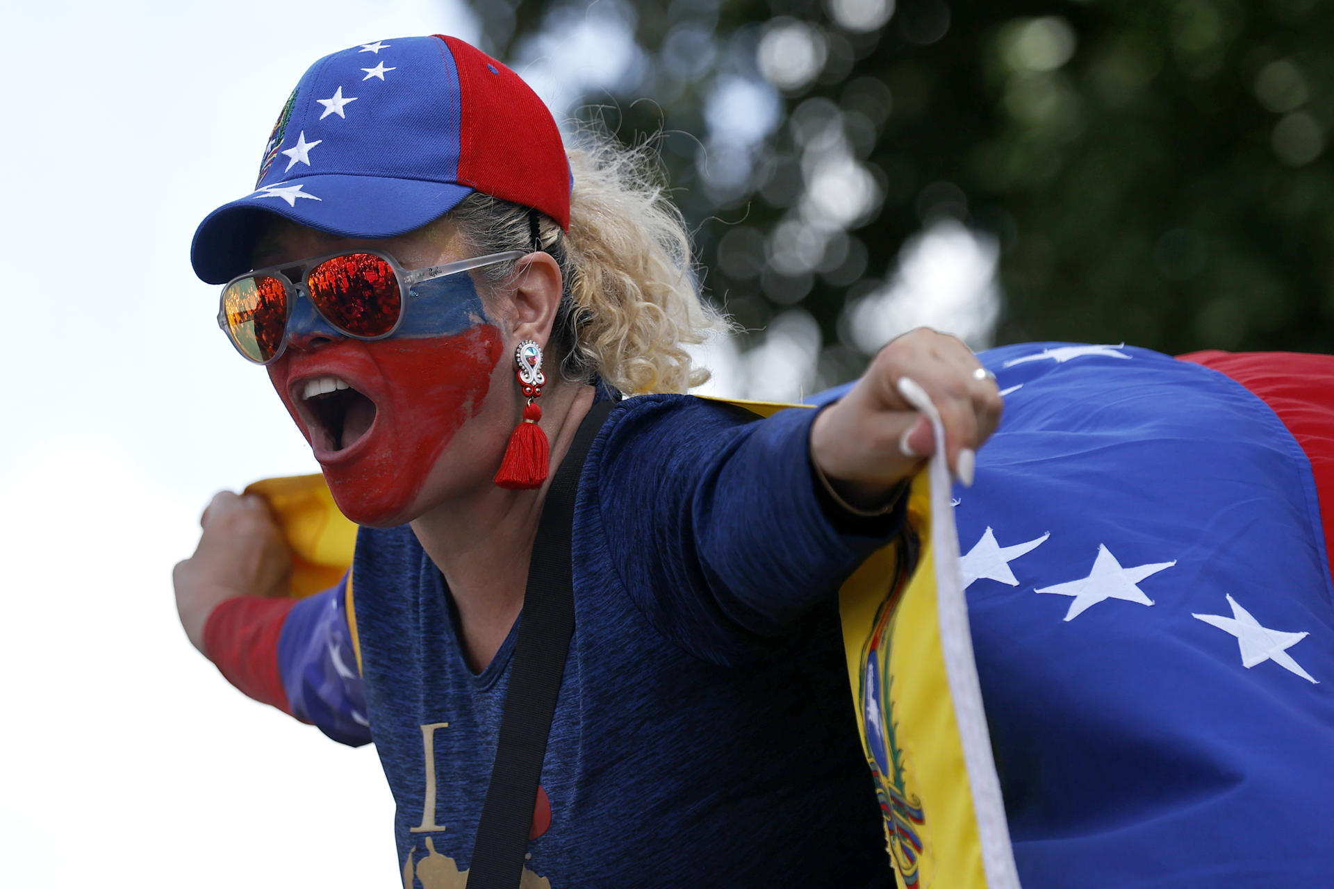  Miles de venezolanos protestan contra los resultados de las elecciones presidenciales.