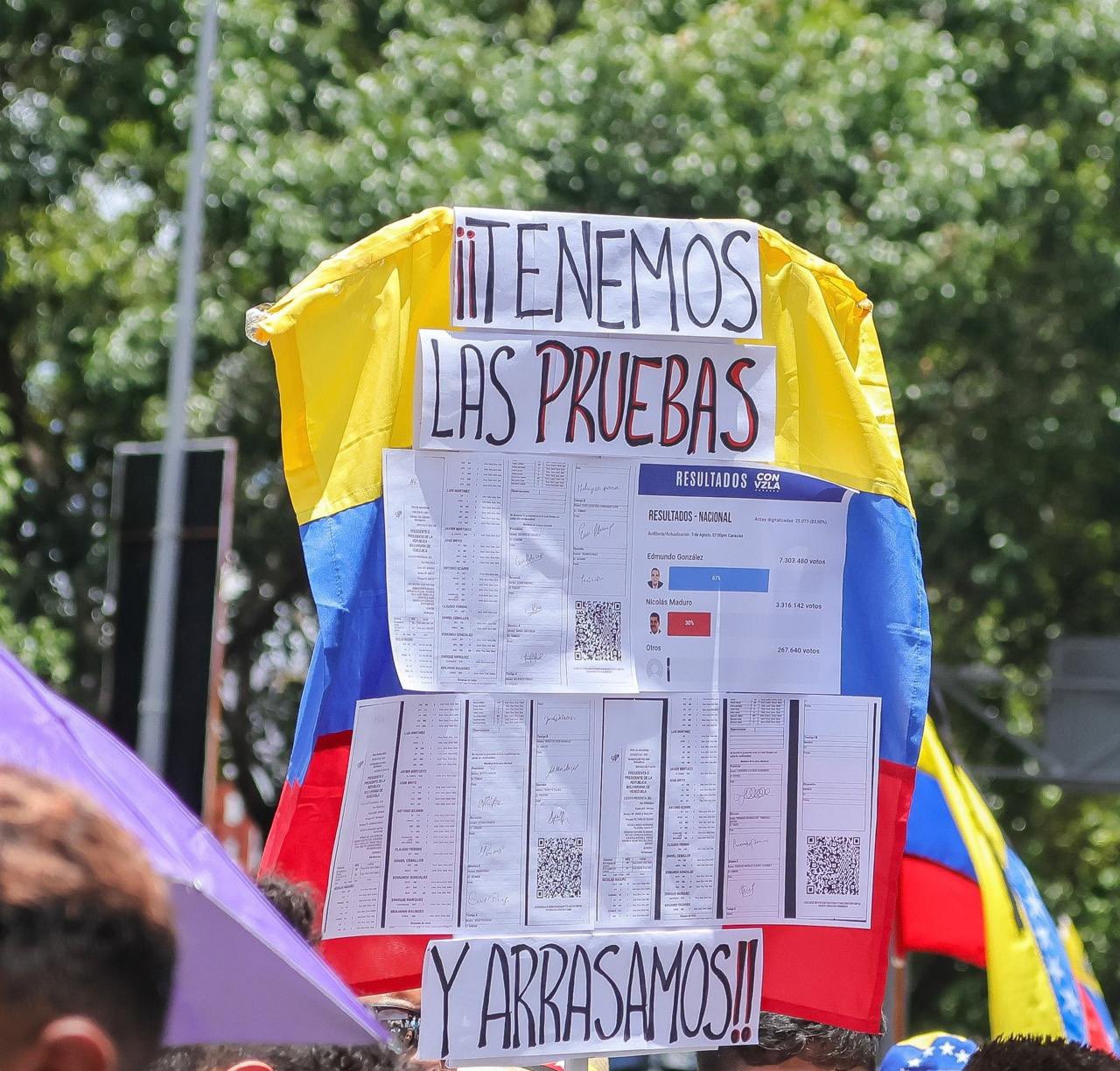 La manifestación en Caracas, exigiendo que el CNE muestre las actas..