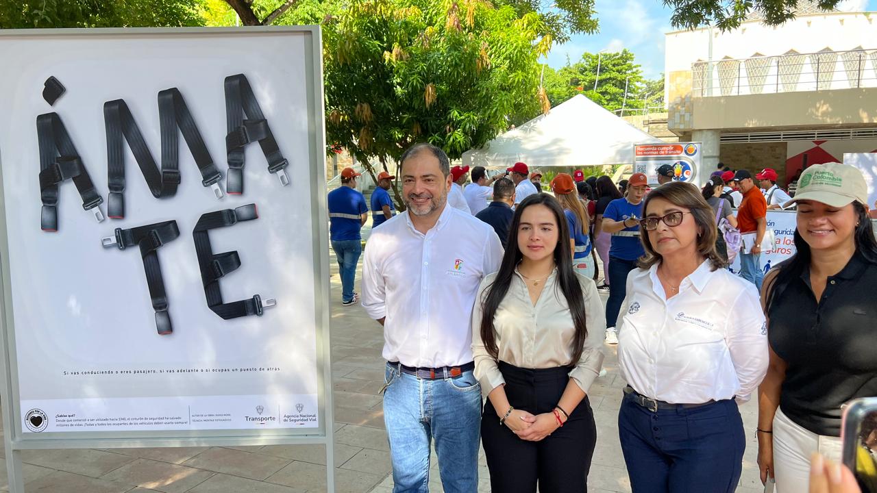 Carlos Mafio Granados, director del Tránsito en el Atlántico; Maríantonia Tabares, directora de la Agencia Nacional de Seguridad Vial y Eucaris Navarro, Secretaria de Tránsito de la Alcaldía de Barranquilla.