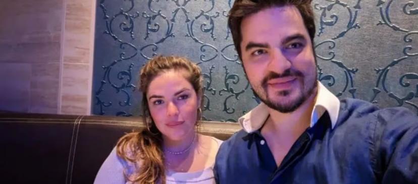 El serbio David Knezevich, y su esposa, la colombiana Ana María Henao