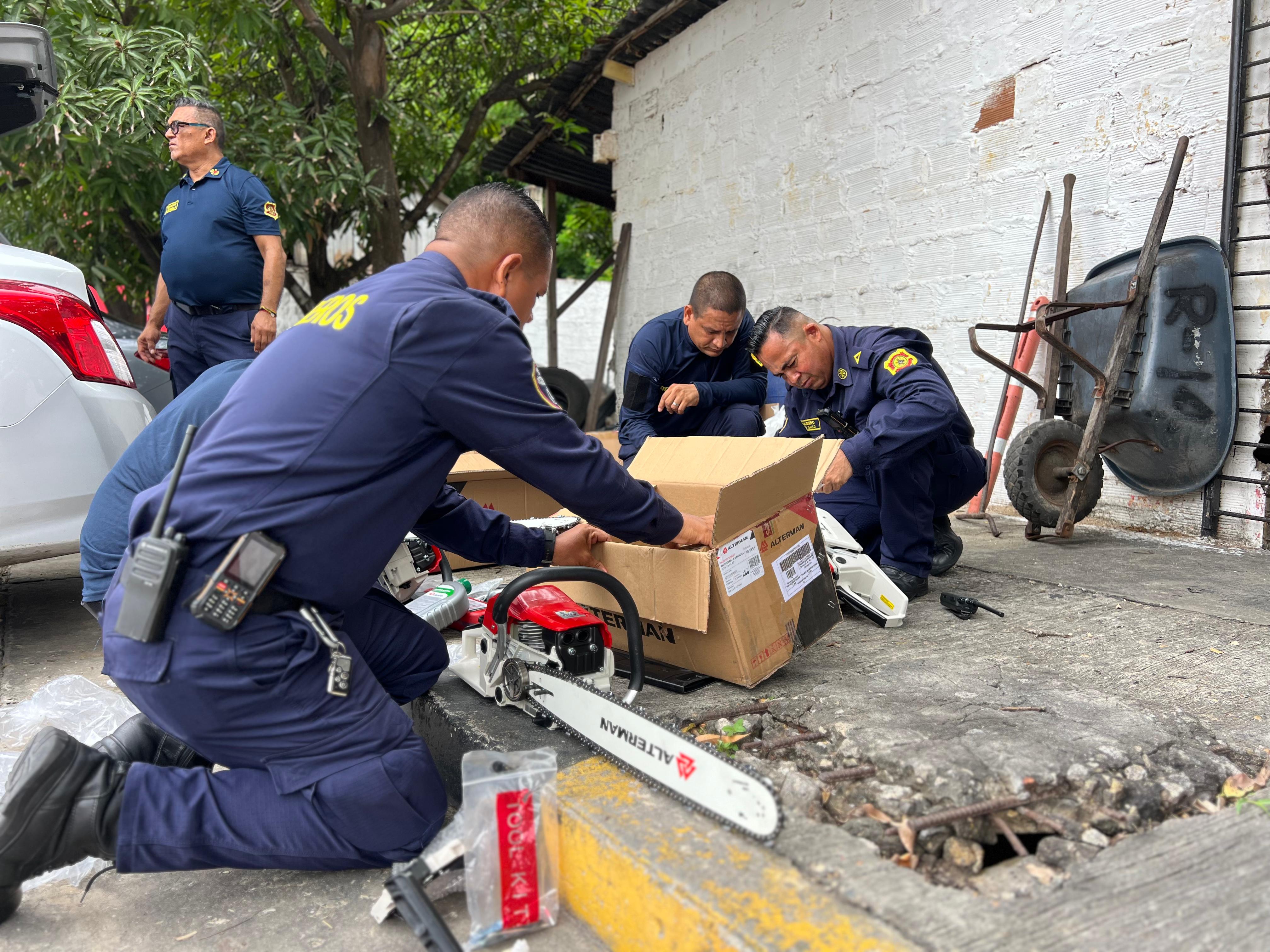 Cuerpo de Bomberos recibió dotación.