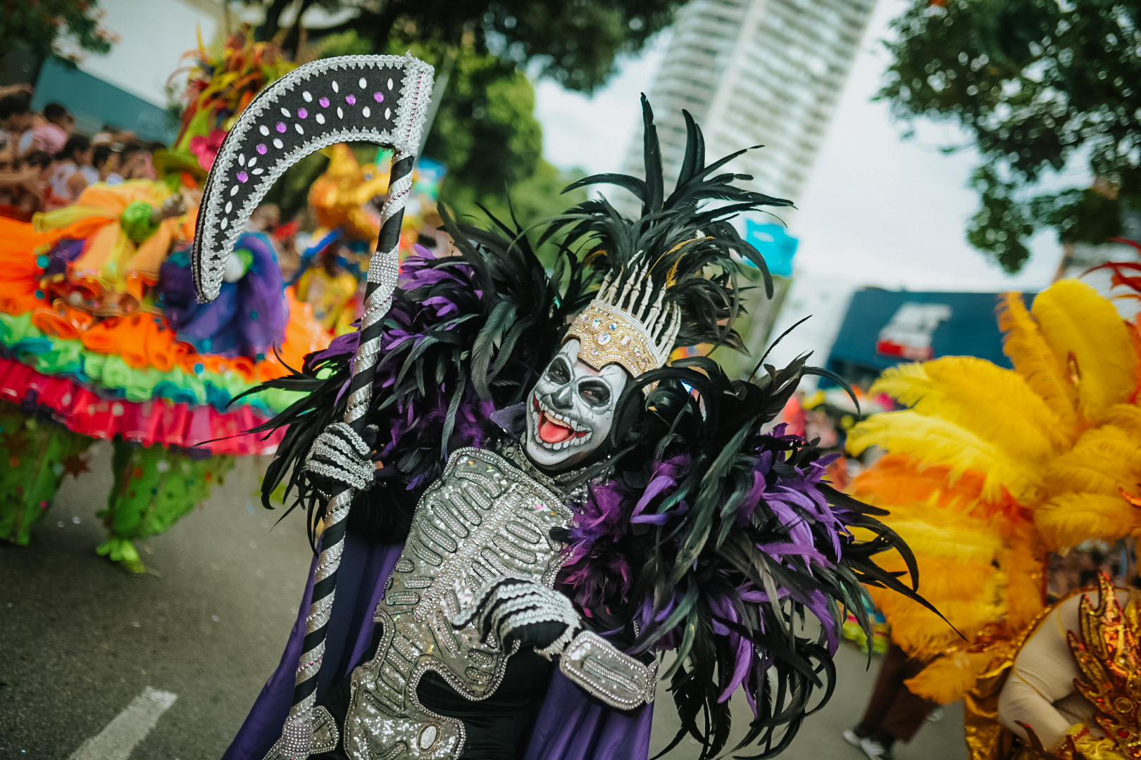 El disfraz la Muerte durante el desfile.