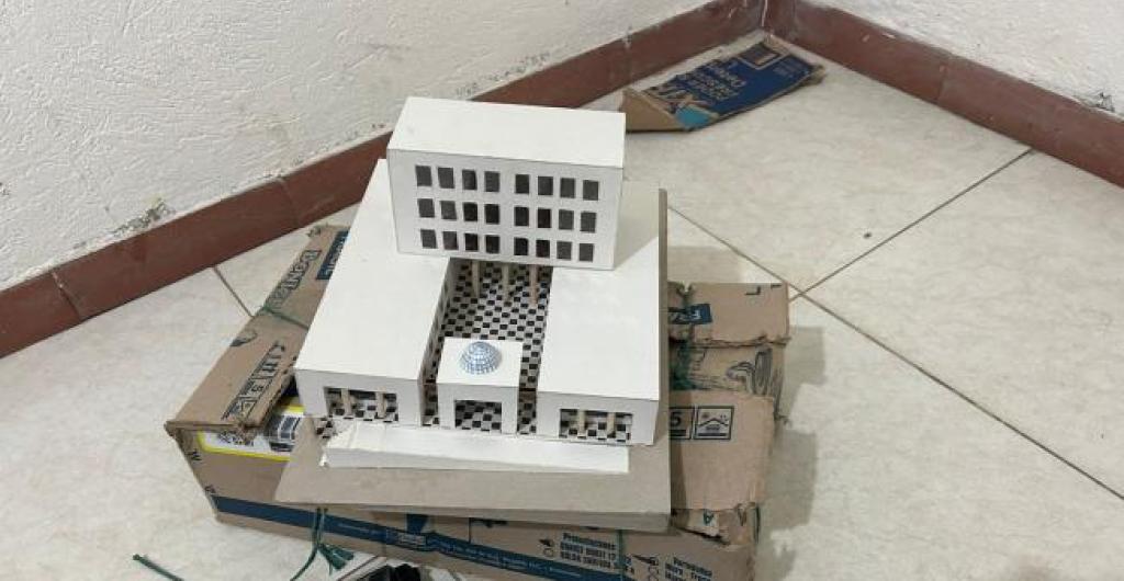 Maqueta del supuesto ataque al Palacio de Justicia.