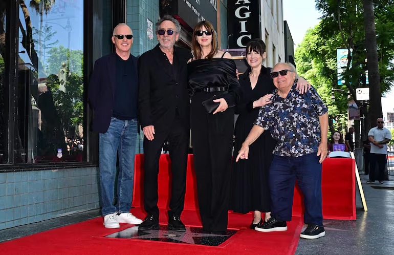 Michael Keaton, Tim Burton, Monica Bellucci, Winona Ryder, Danny DeVito, durante la ceremonia.