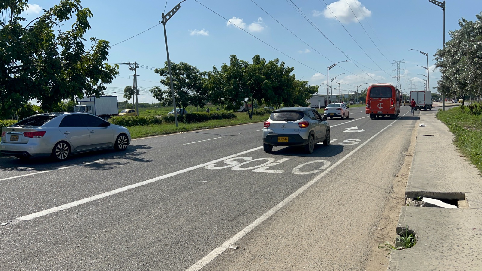 Carril 'Solo Bus' en la Avenida Circunvalar.