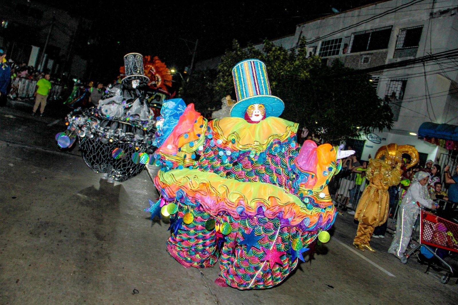 Desfile de la Guacherna Gay.