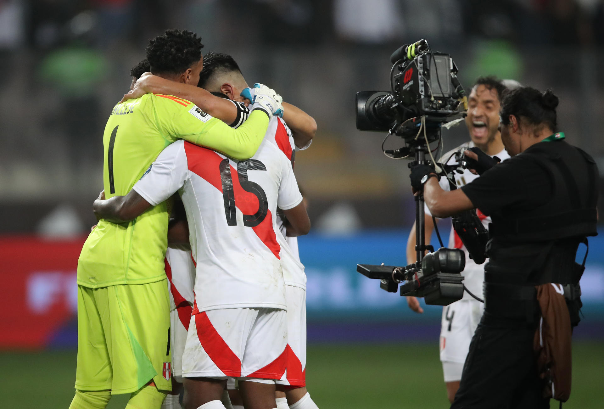 Celebración del único gol peruano ante Uruguay 