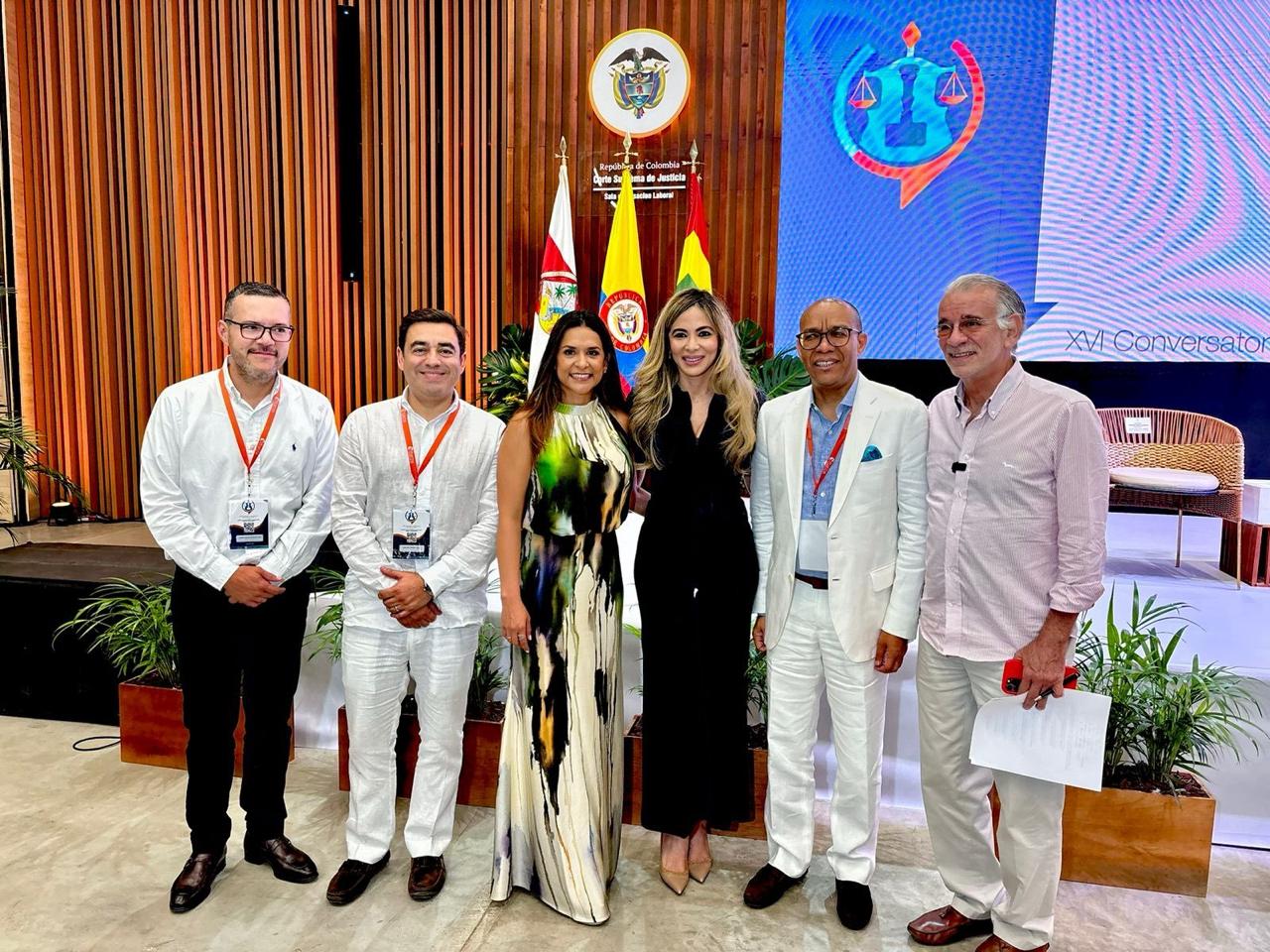 La Gerente de Ciudad, Ana María Aljure, con el presidente de la Corte Suprema, Gerson Chaverra, y el Gobernador Eduardo Verano.