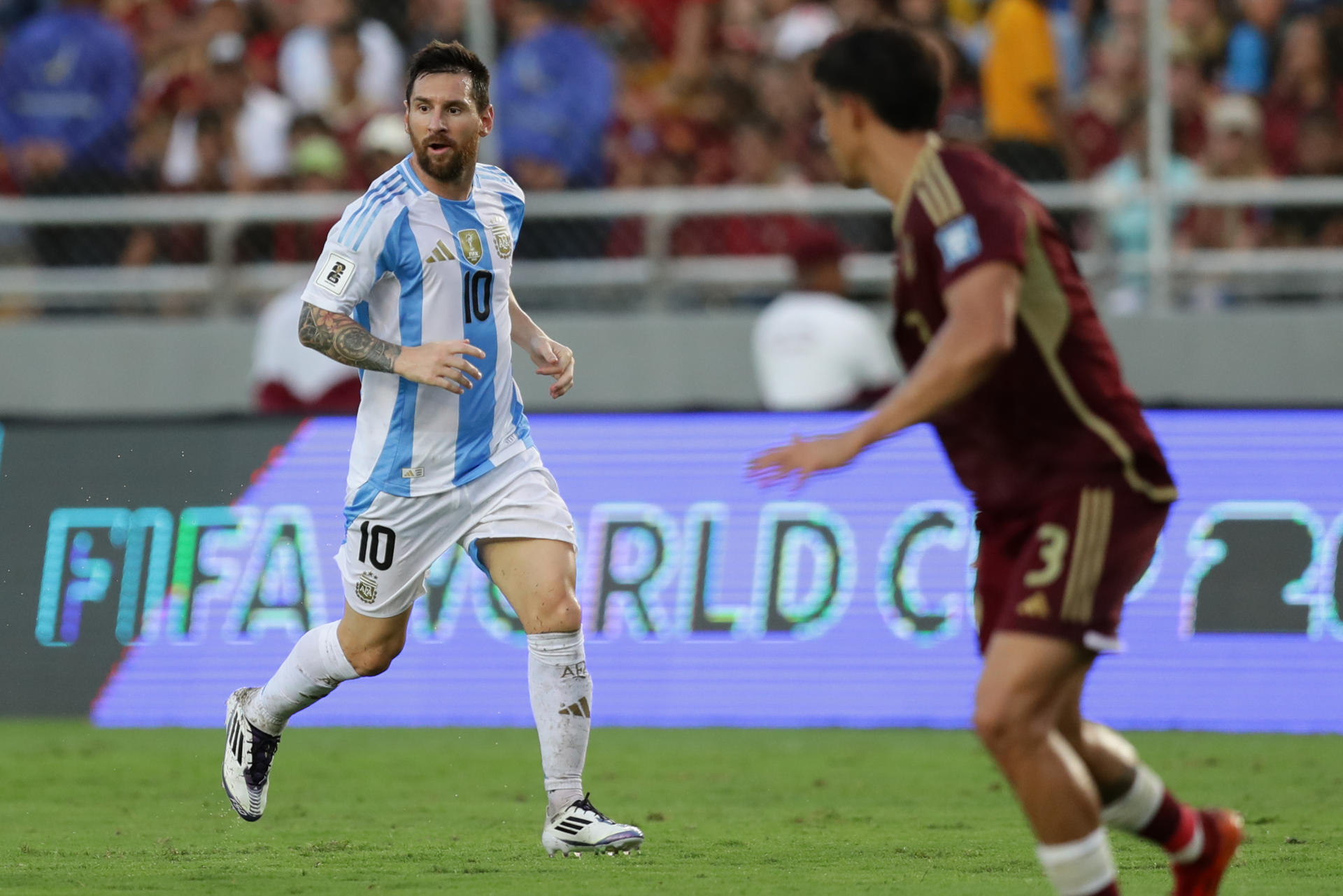 Lionel Messi con la pelota.