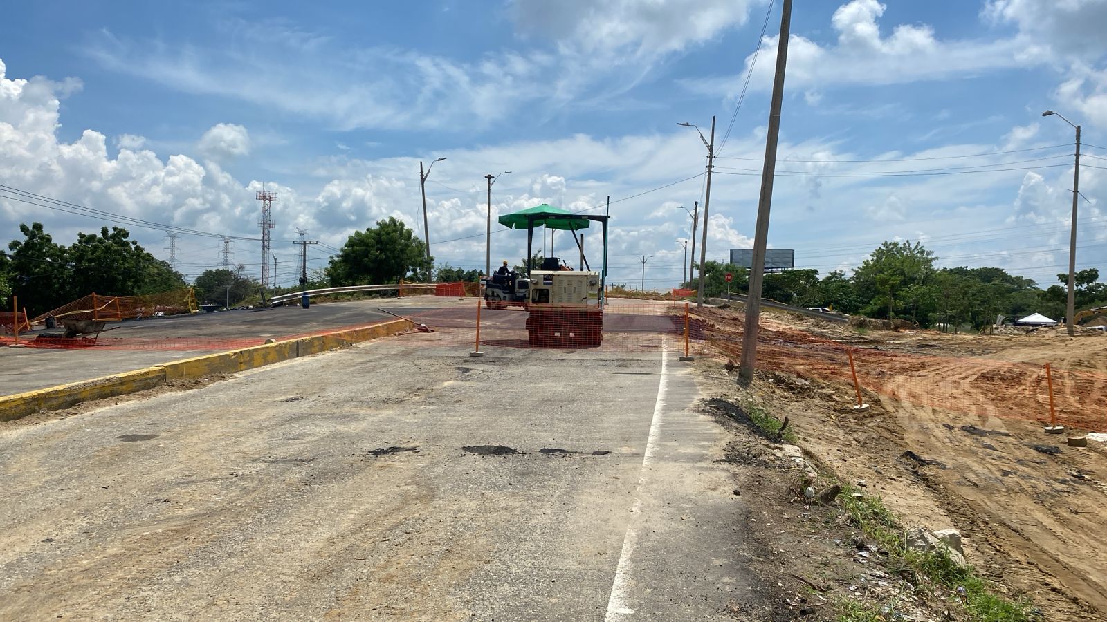 El puente de la calle 30 con las nuevas capas de asfalto.