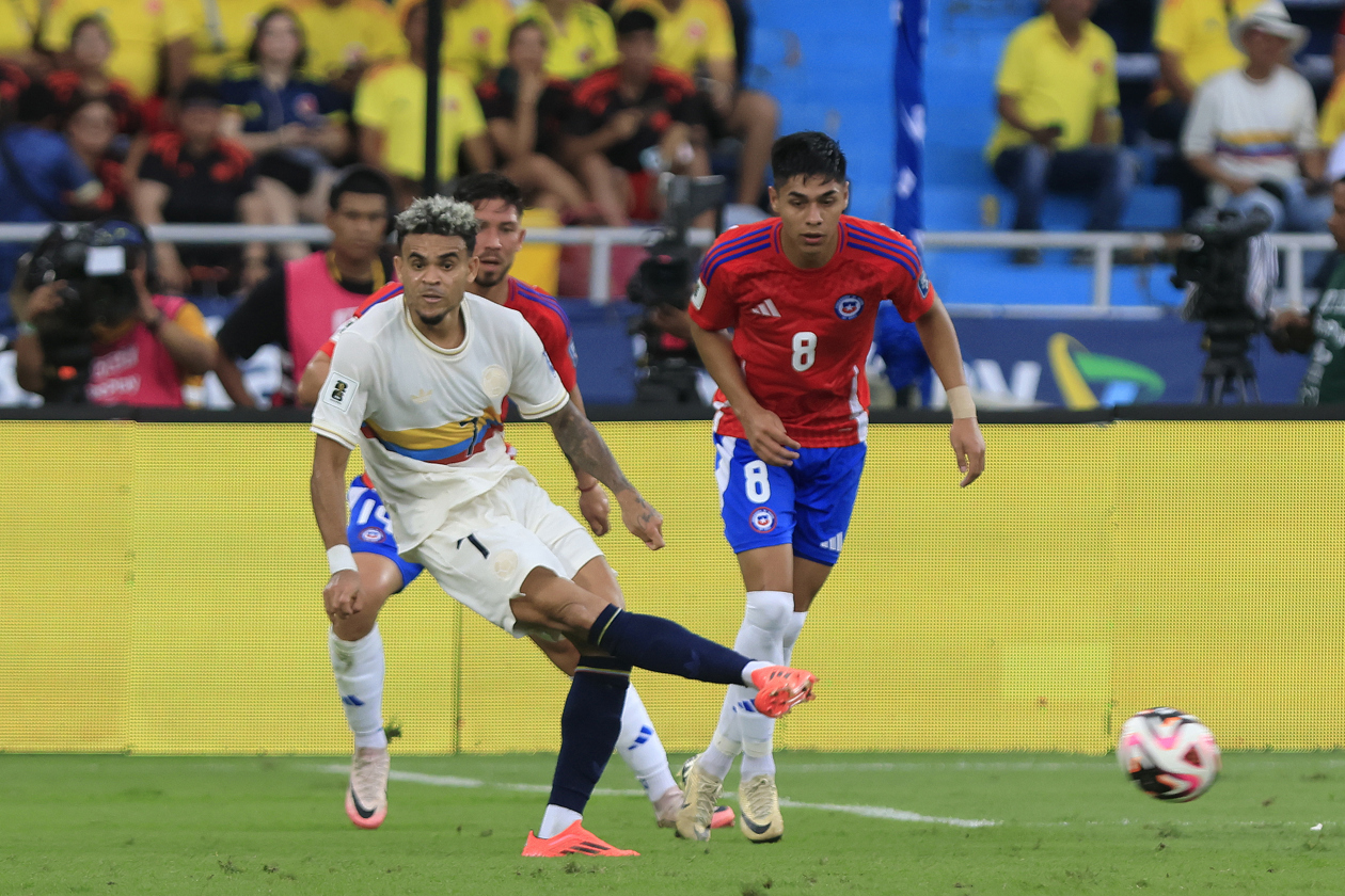 La gran asistencia de Luis Díaz para Jhon Córdoba en el primer tiempo.