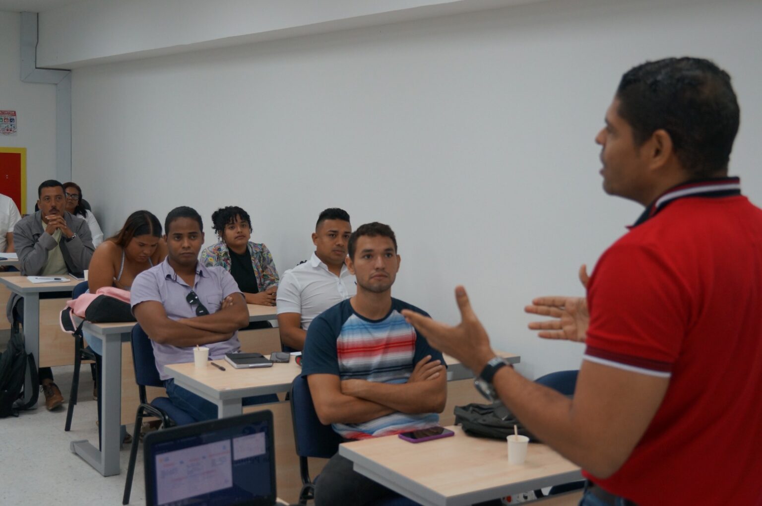 También hay seis becas para postgrados. 