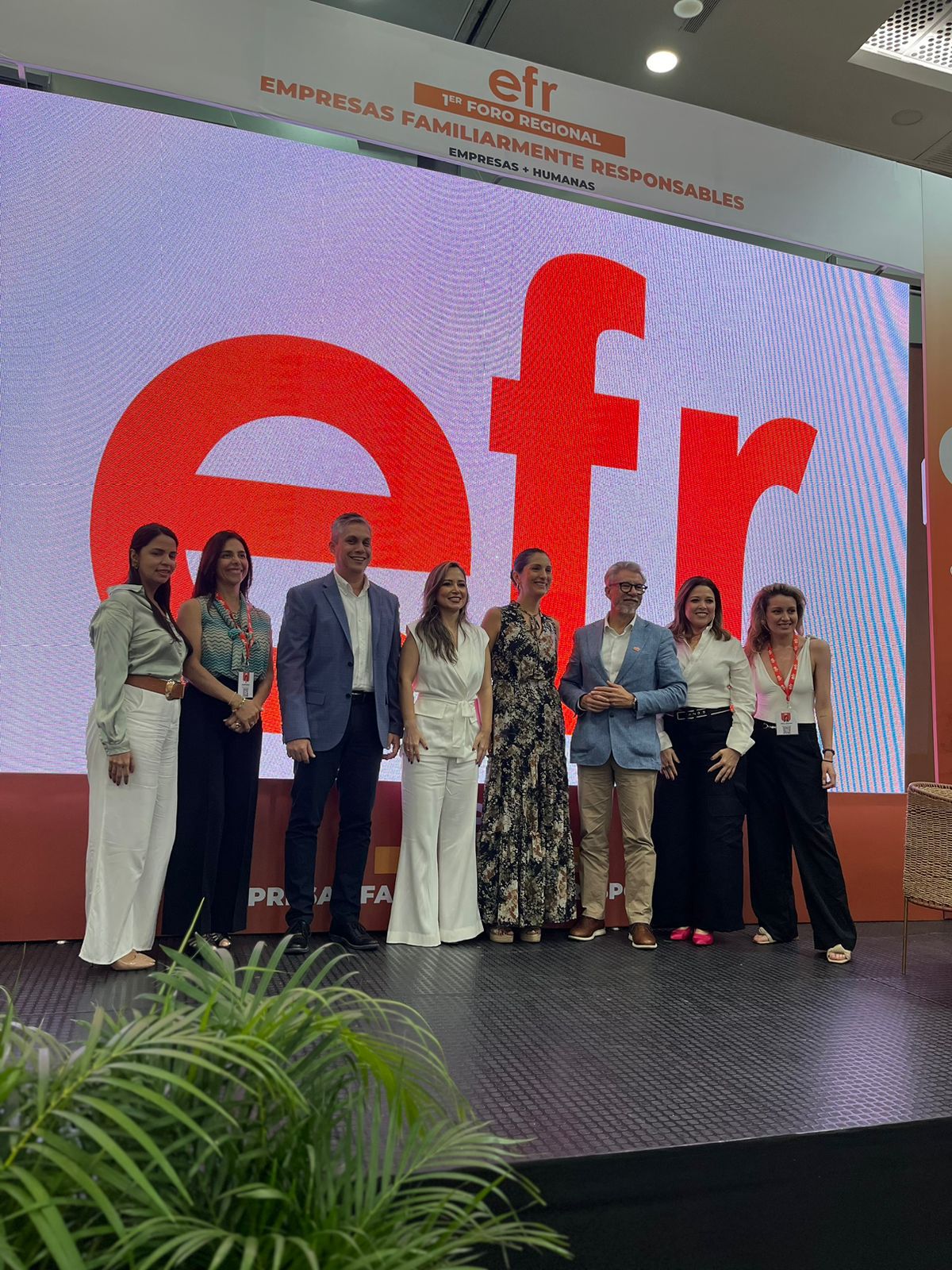 Yuranis Muñoz, Claudia Blanco, Alexander Salcedo, Lina Márquez, María Inés Hurtado, Roberto Martínez, Patricia Bleniz y Diana Cifuentes.