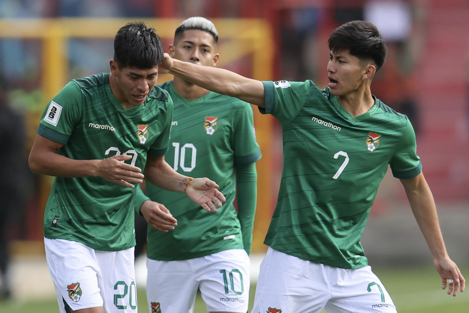 Ervin Vaca celebrando su gol.