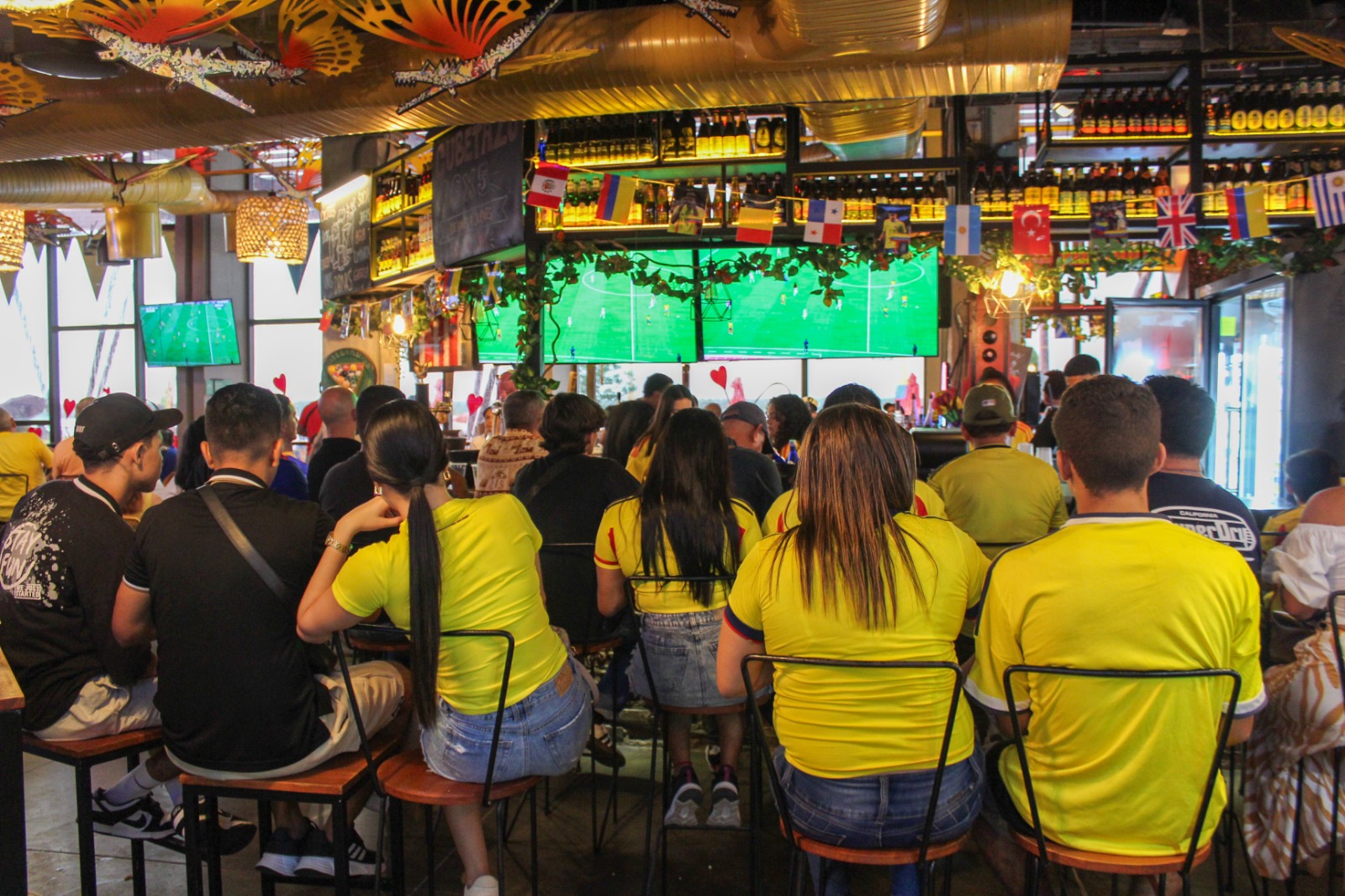 Barranquilla se convierte en una fiesta que va más allá del fútbol.