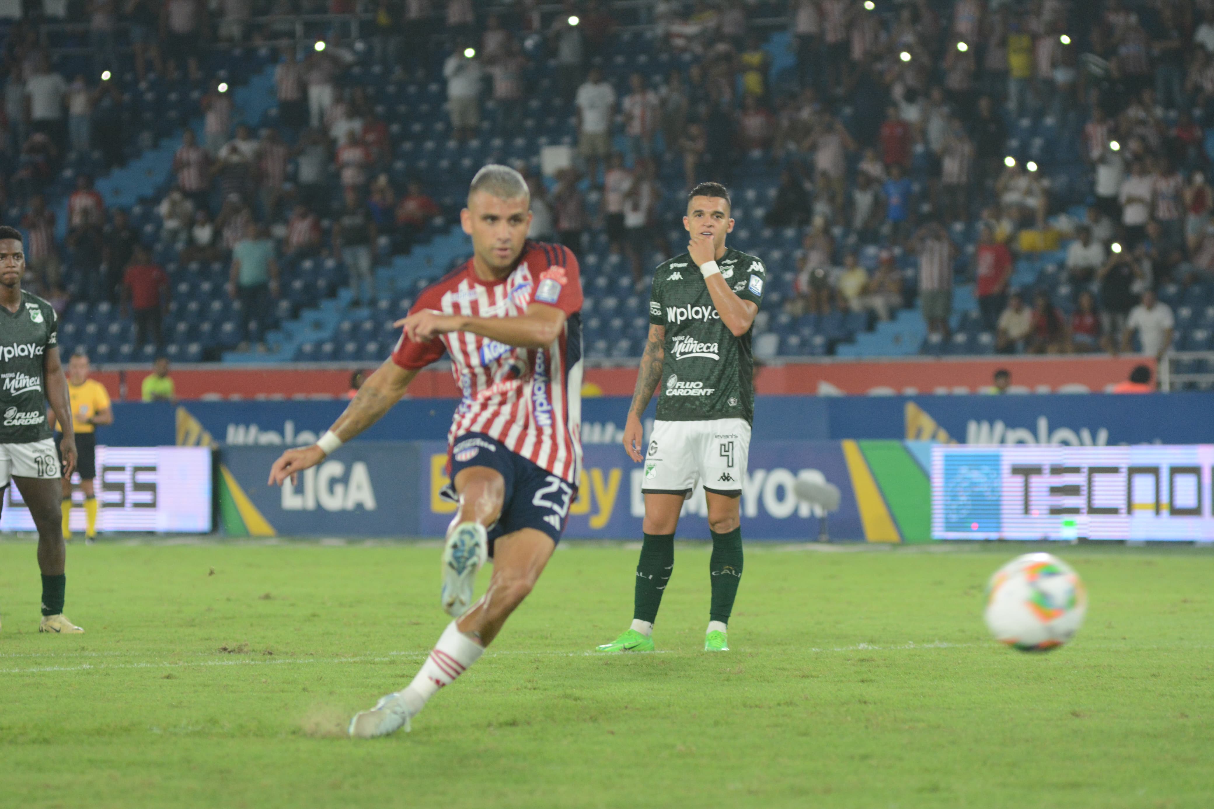 Aspecto del partido de esta noche en el Metropolitano. 