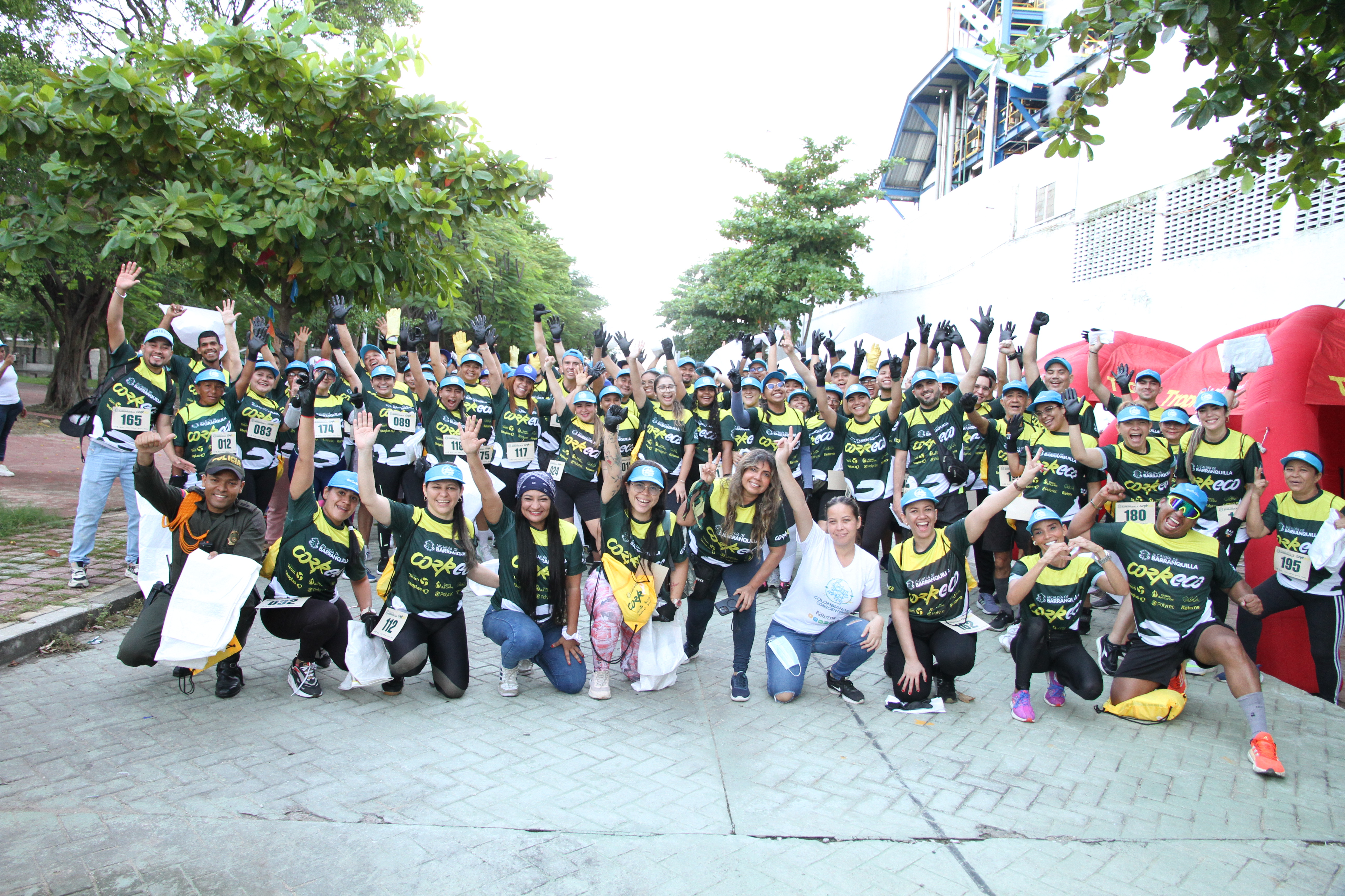 Participantes de la caminata ecológica. 