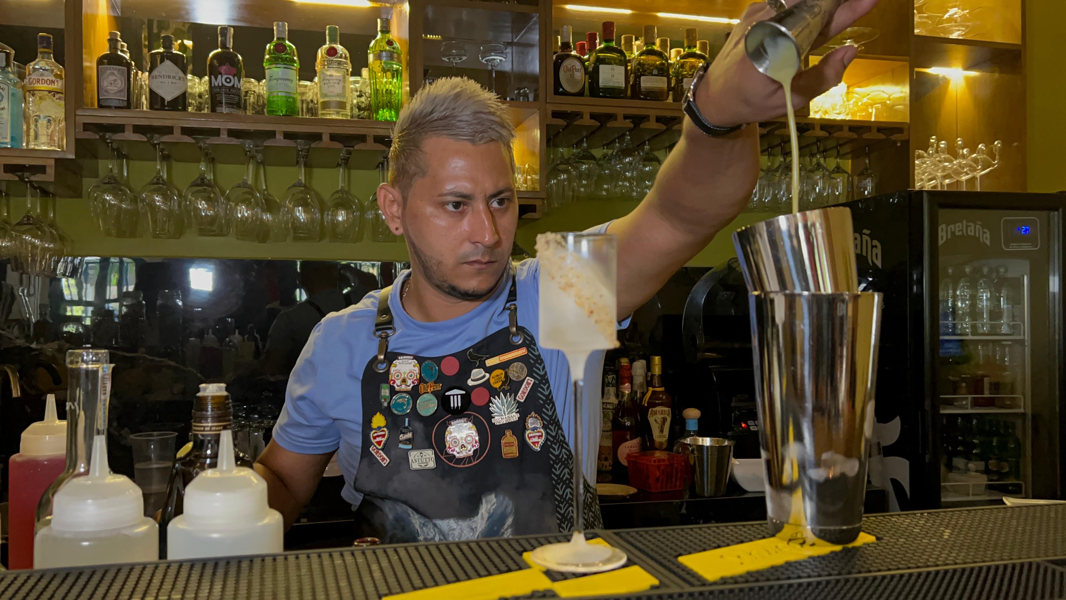 Orangel Echeverría, Bartender. 