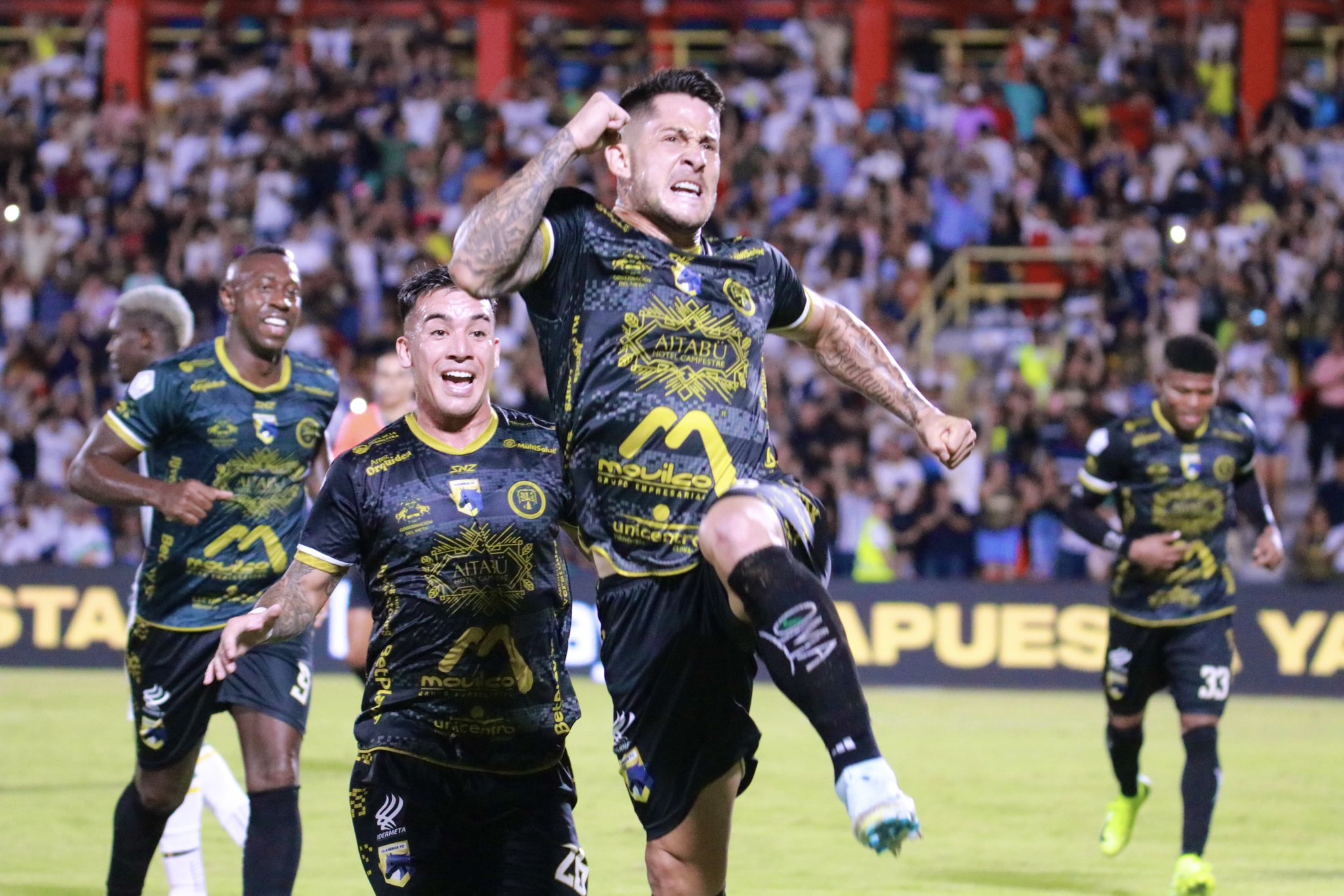 Llaneros, campeón del primer semestre, buscará el ascenso automático.