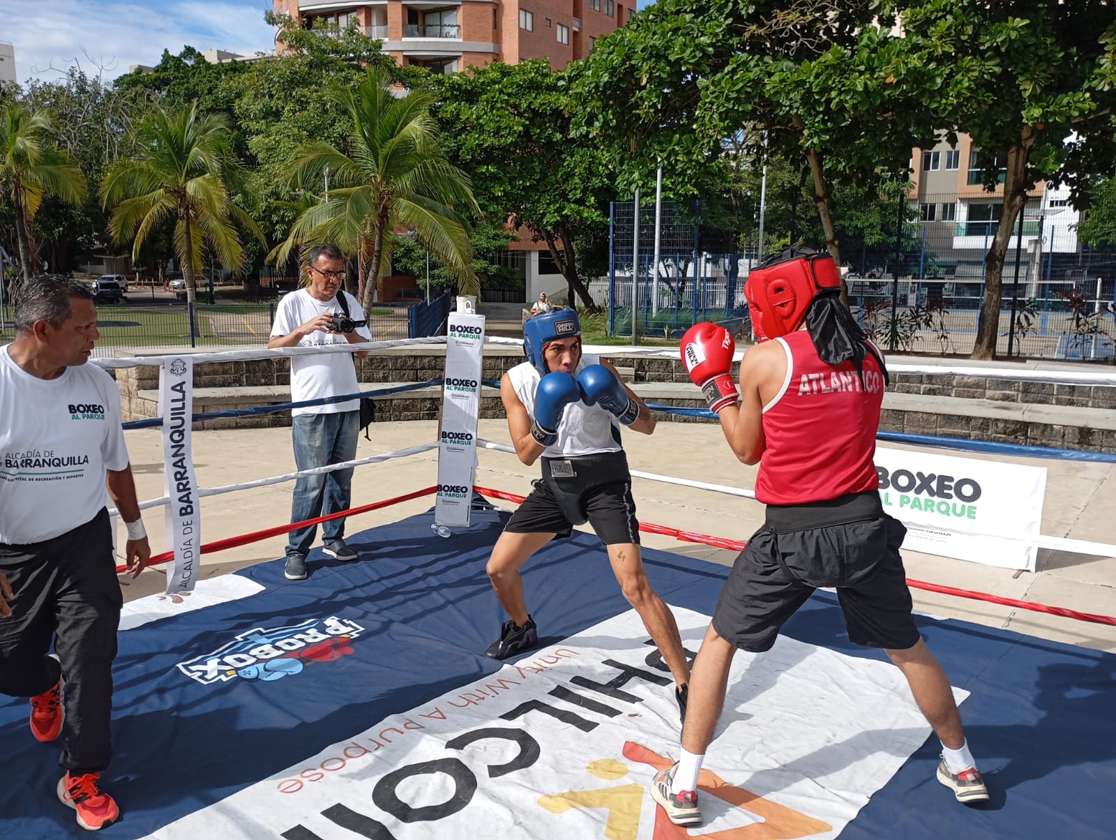 La seunda jornada de 'Boxeo al Parque' se cumplió en el parque Venezuela. 