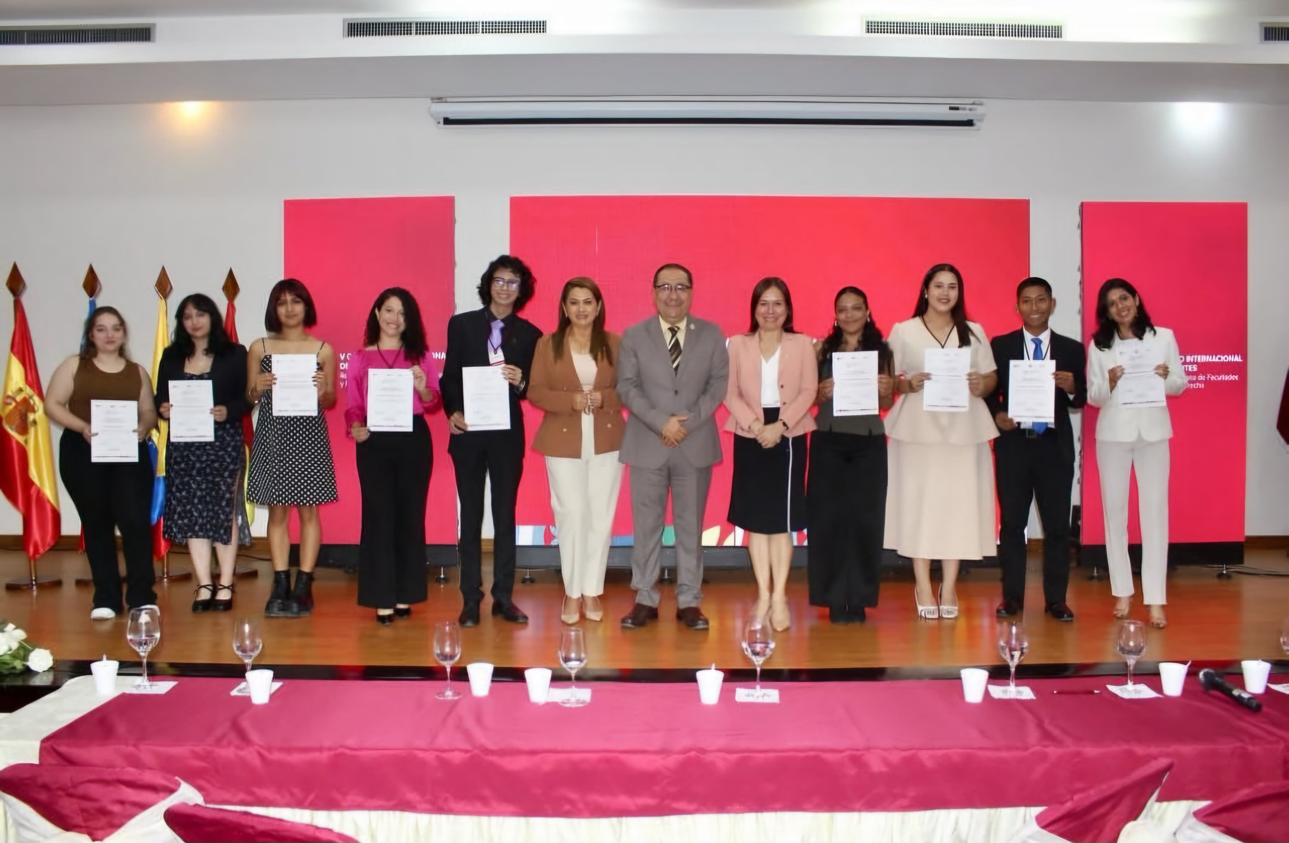 Participantes del evento internacional.