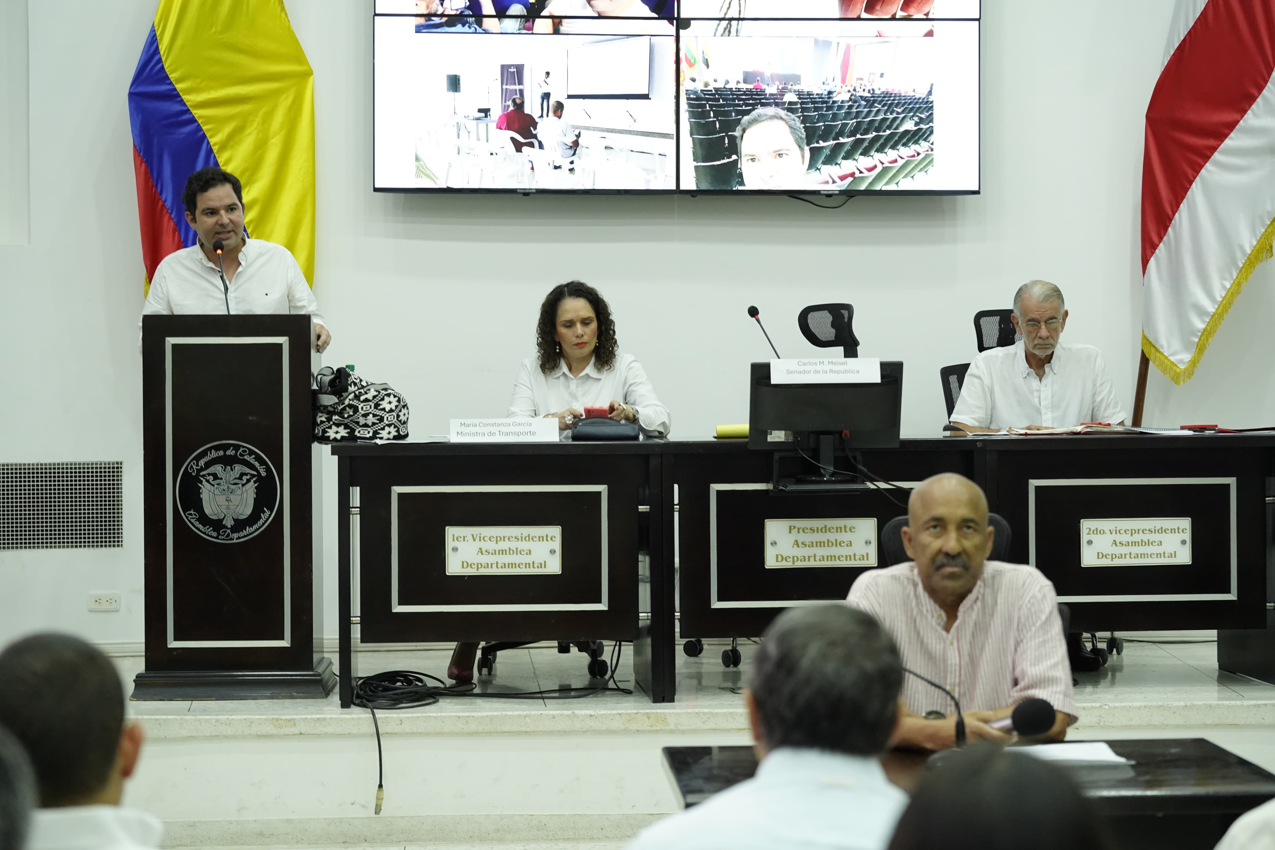 Sesión descentralizada de la Comisión Cuarta del Senado, en la Asamblea del Atlántico.