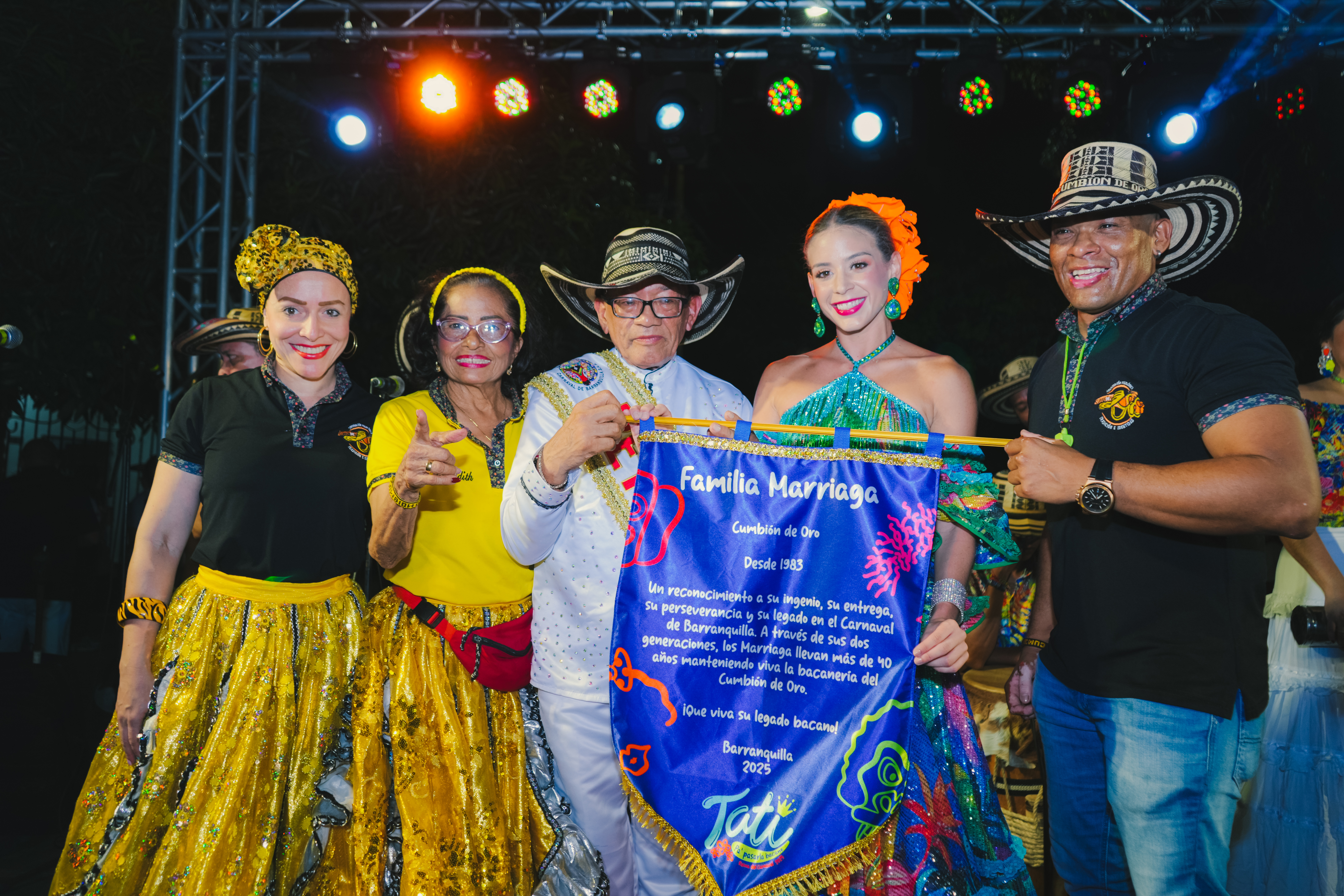 La reina acompañó a su rey Momo Gabriel Marriaga en la 'Rueda de Cumbia en Siete Bocas'.