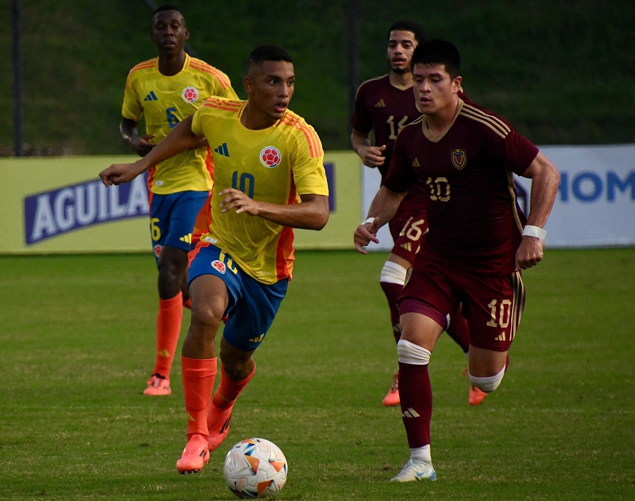 Jordan Barrera durante un amistoso contra Venezuela, en Barranquilla. 