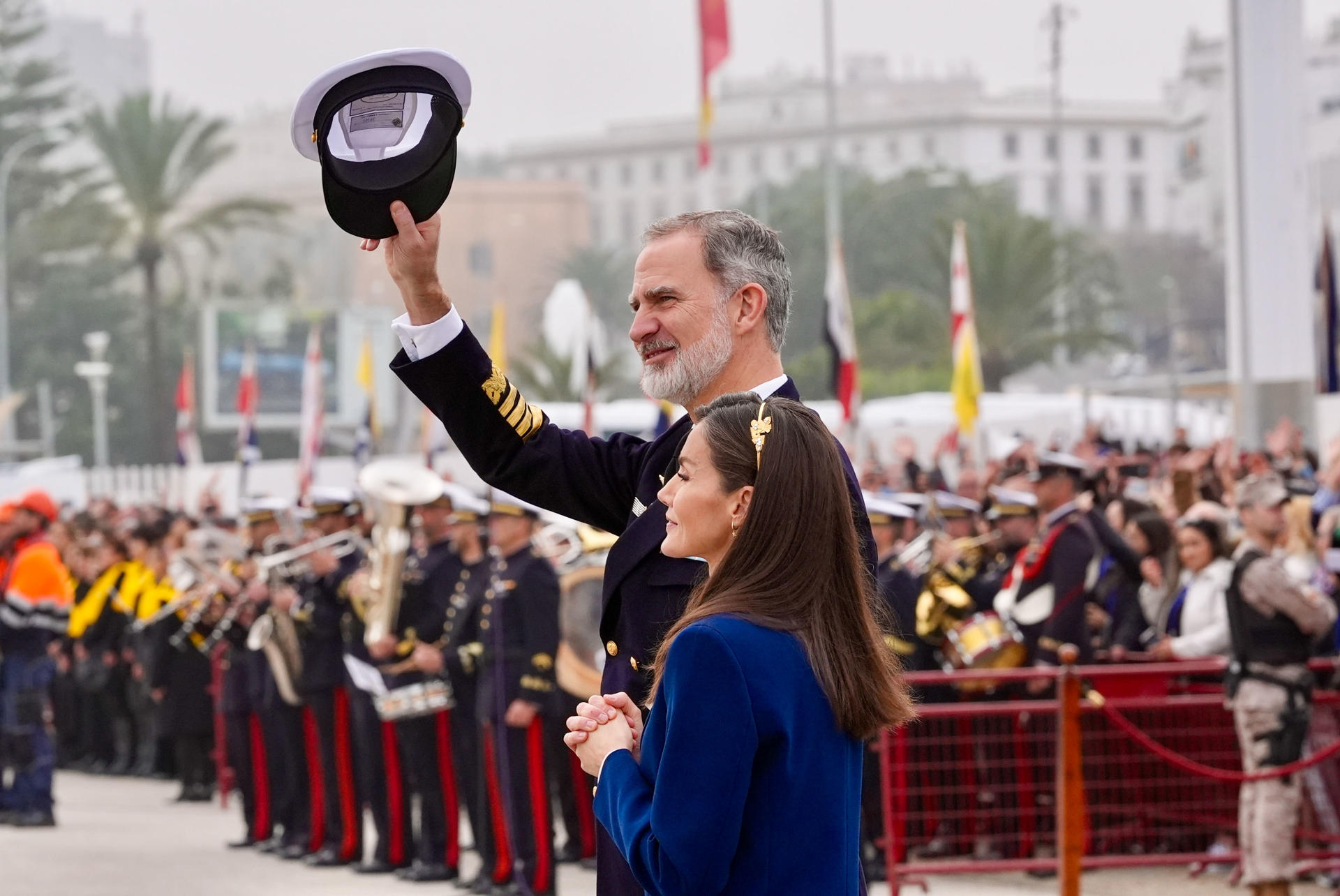 Los Reyes Felipe y Letizia despiden en Cádiz a la princesa de Asturias.