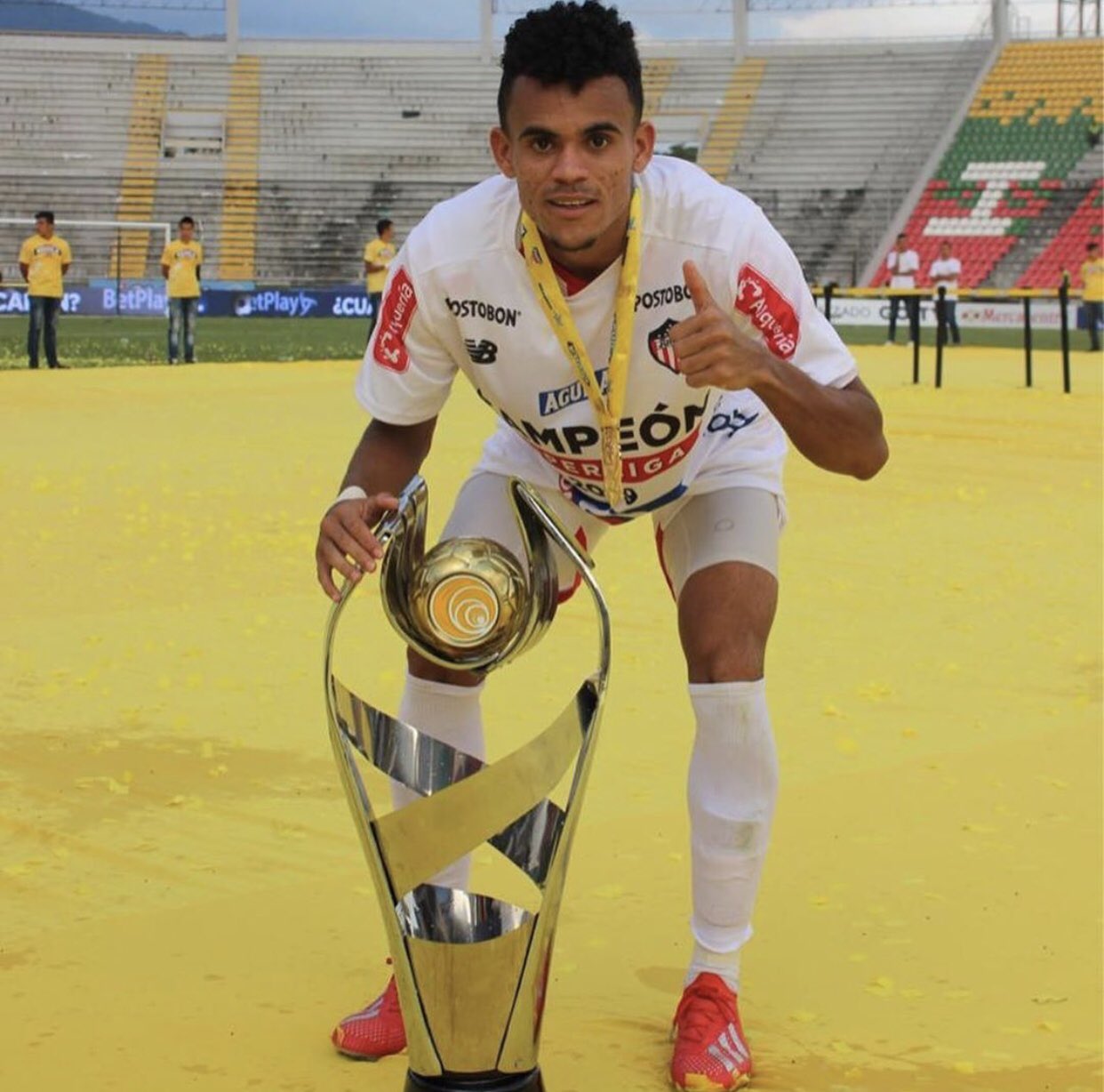 Luis Díaz celebrando título de Superliga con Junior.