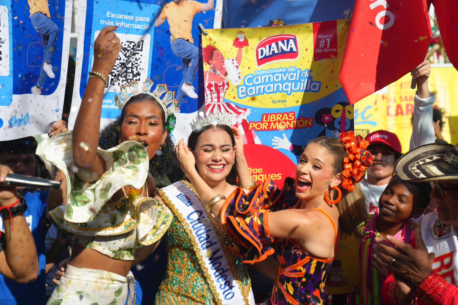 Recorrido carnavalero con el Reinado Popular.