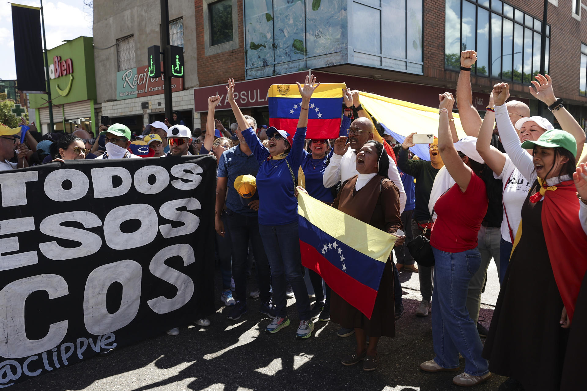 Venezolanos opositores en una manifestación, en Caracas. 