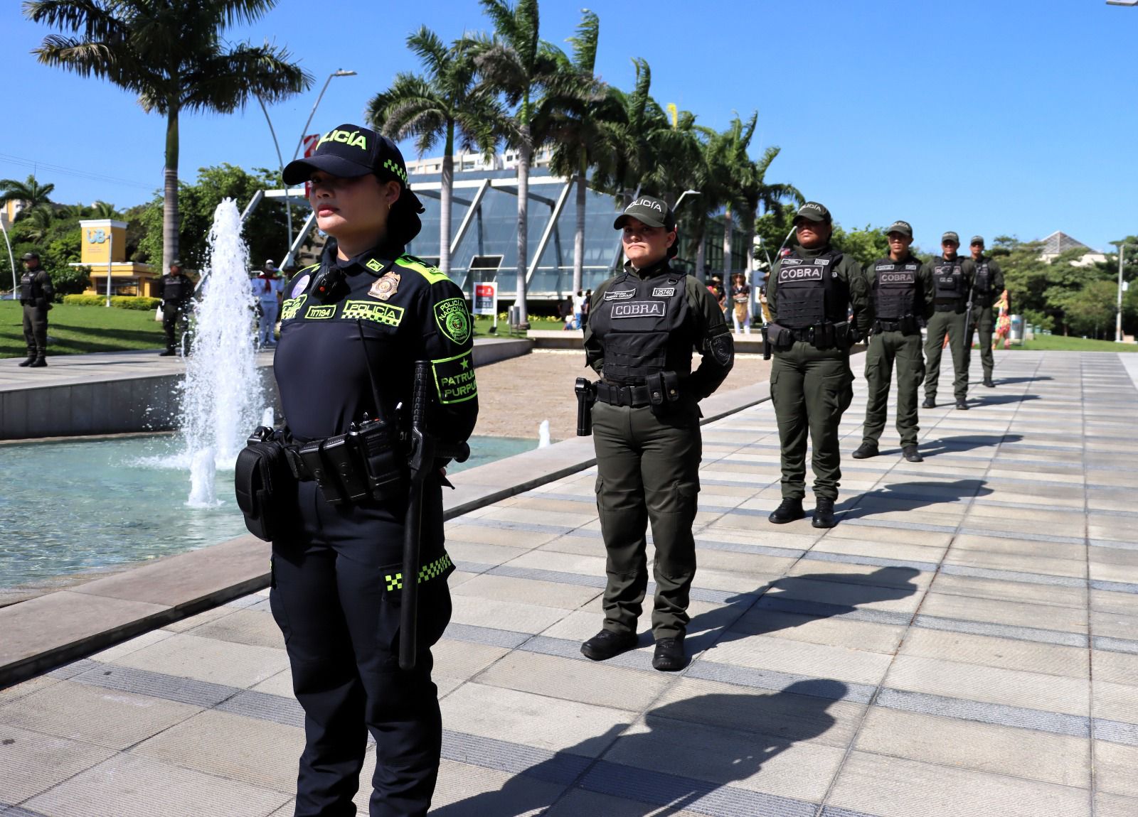 Uniformadas de la Policía.