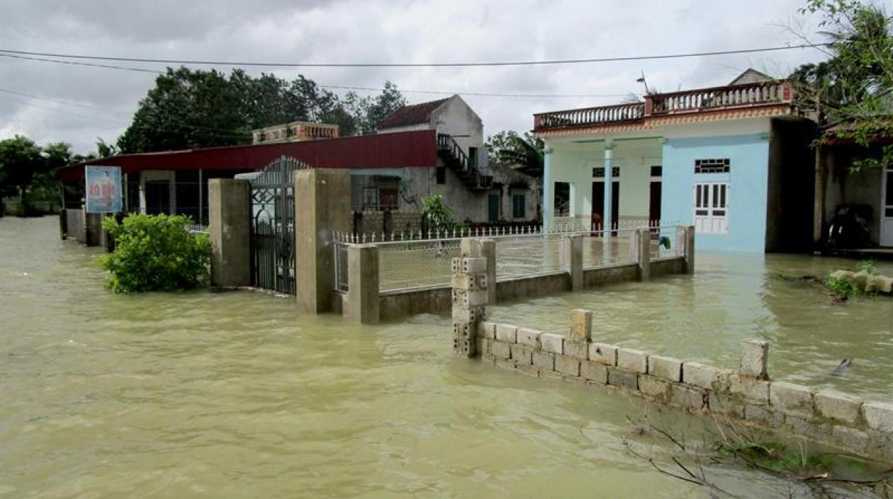 Viviendas afectadas por crecientes repentinas e inundaciones en Thanh Hoa, Vietnam.