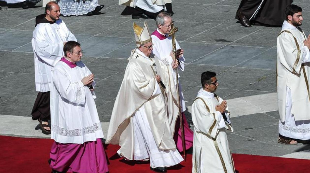 El Papa en ceremonia de canonización.