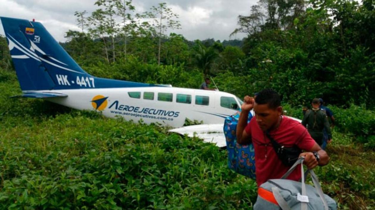 El vuelo chárter se accidentó cuando iba a despegar con ocho pasajeros.