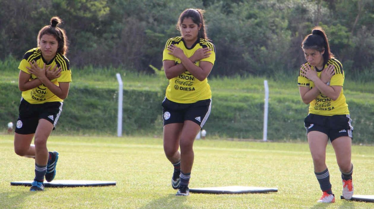Jugadoras de la Selección Femenina de Paraguay. 