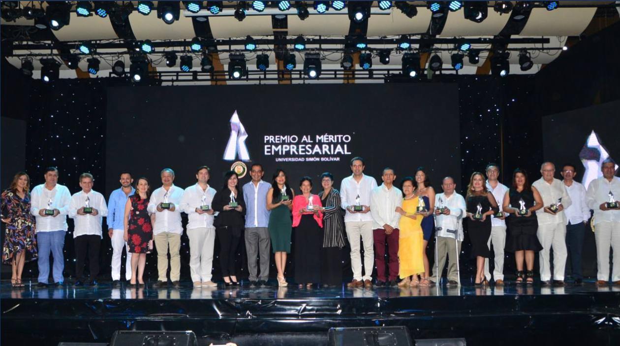 Todos los ganadores del Premio al Mérito Empresarial, otorgado por la Universidad Simón Bolívar.