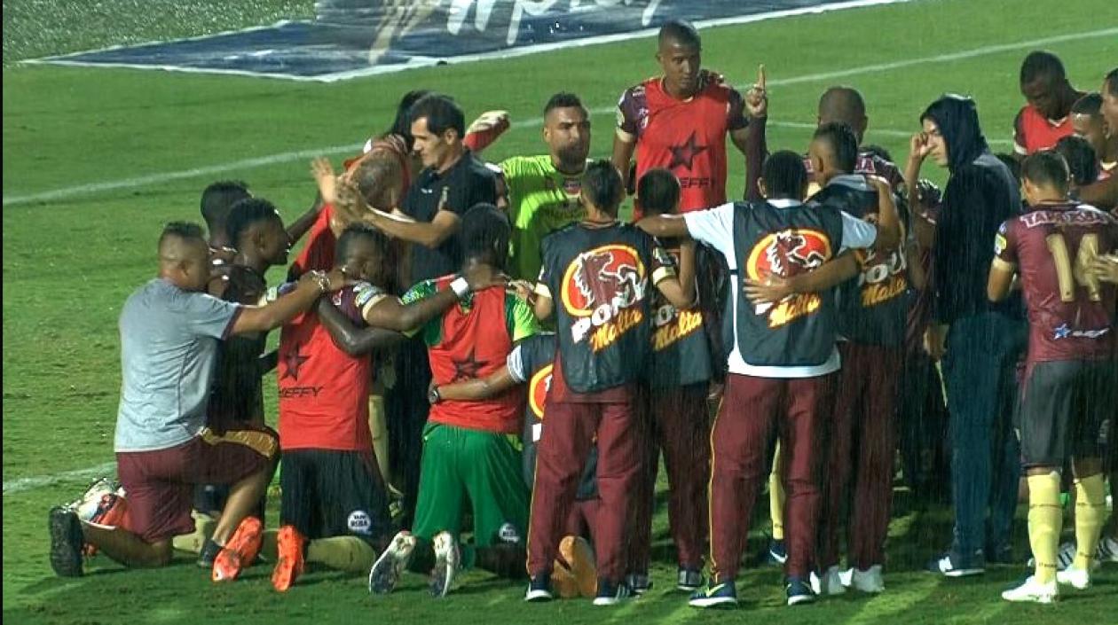 Jugadores del Tolima celebrando el paso a semifinales.