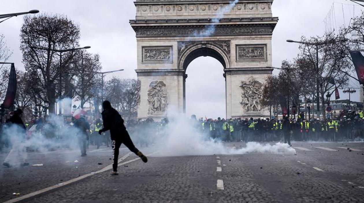 Manifestantes protestaron en todo Francia.
