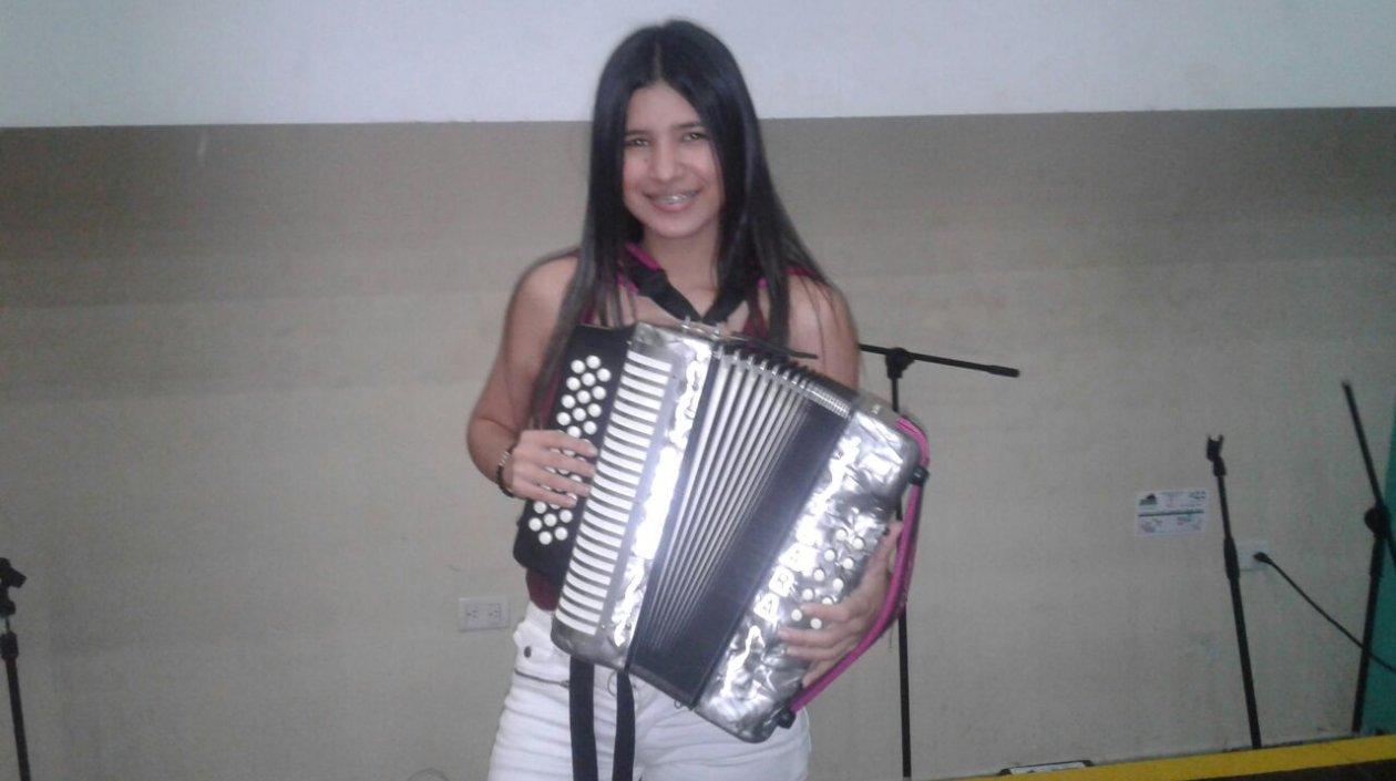 Loraine Lara Mercado finalista en la categoría juvenil.