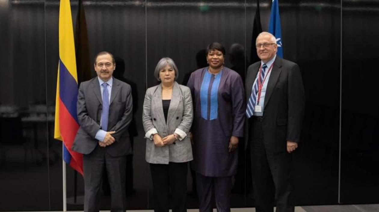 La Fiscal de la CPI, Fatou Bensouda y su equipo se reúnen con la Presidenta de la Jurisdicción Especial para la Paz de Colombia, lPatricia Linares y la delegación, en la Sede de la Corte .
