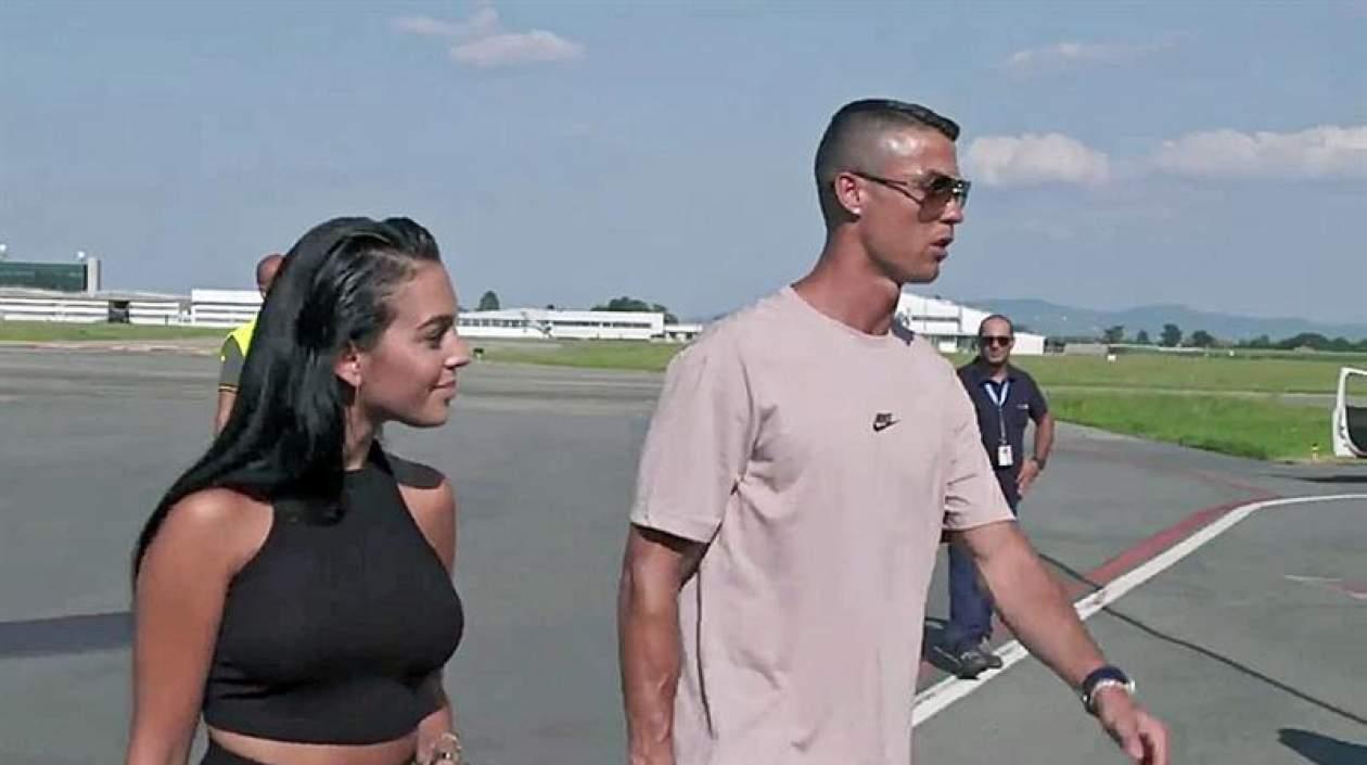 Cristiano Ronaldo llega a Turín acompañado de su novia Georgina.