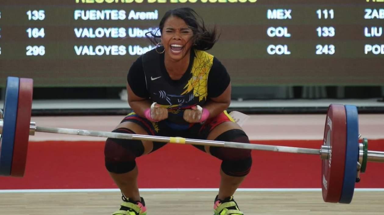  Leidy Solís ganó oro en levantamiento de pesas.