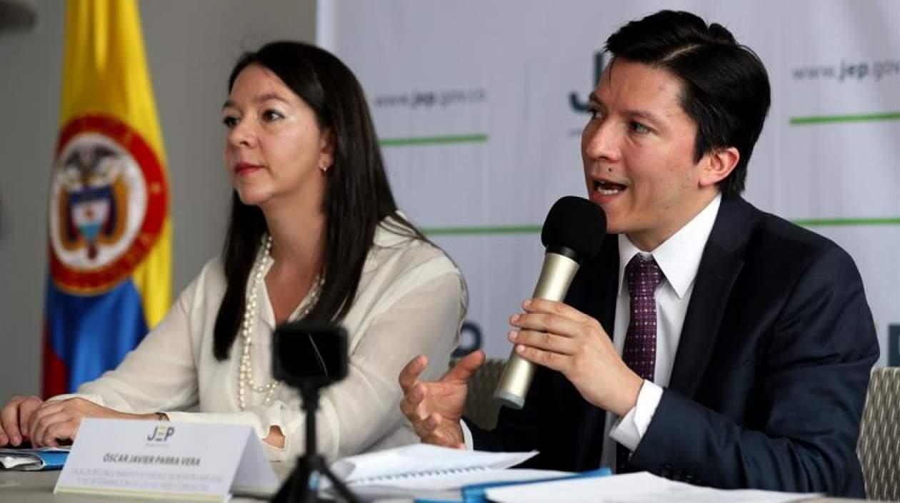Los magistrados de la (JEP) Catalina Díaz Gómez y Óscar Javier Parra Vera