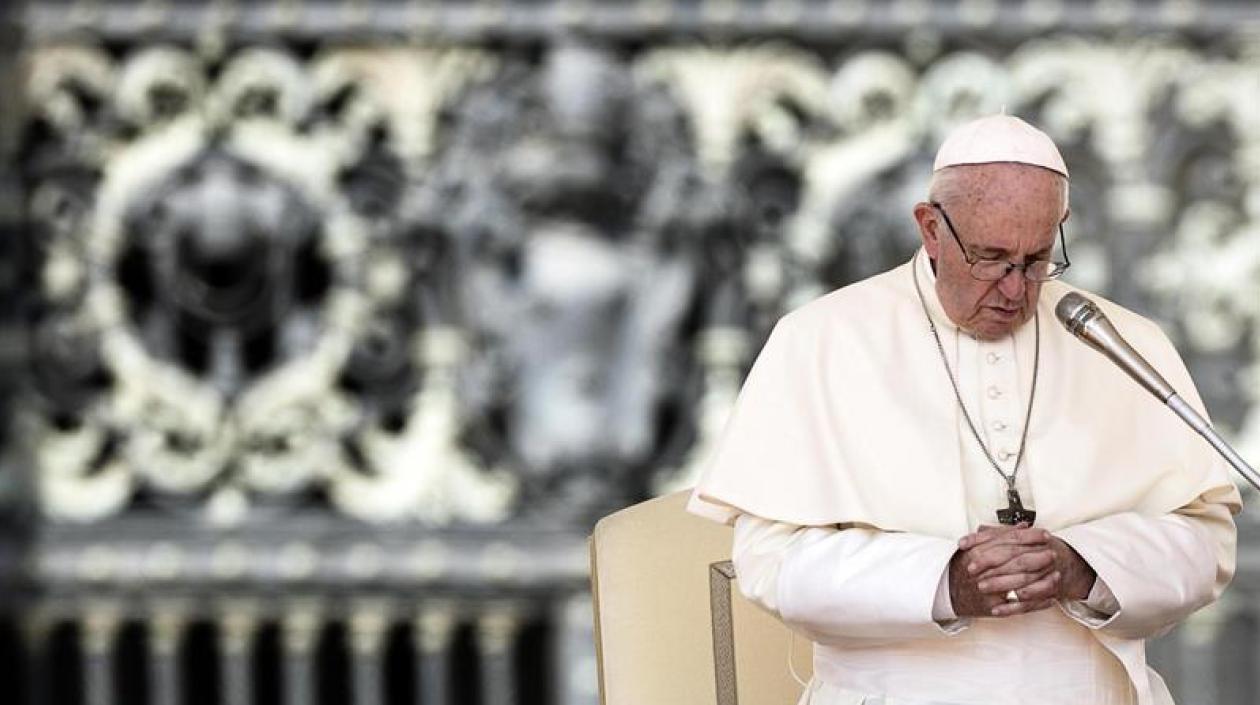 El Papa pide a los políticos que sean responsables ante desafíos como la inmigración.