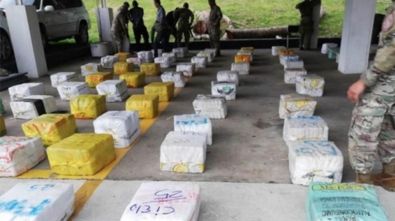 2.250 paquetes de cocaína incautada 