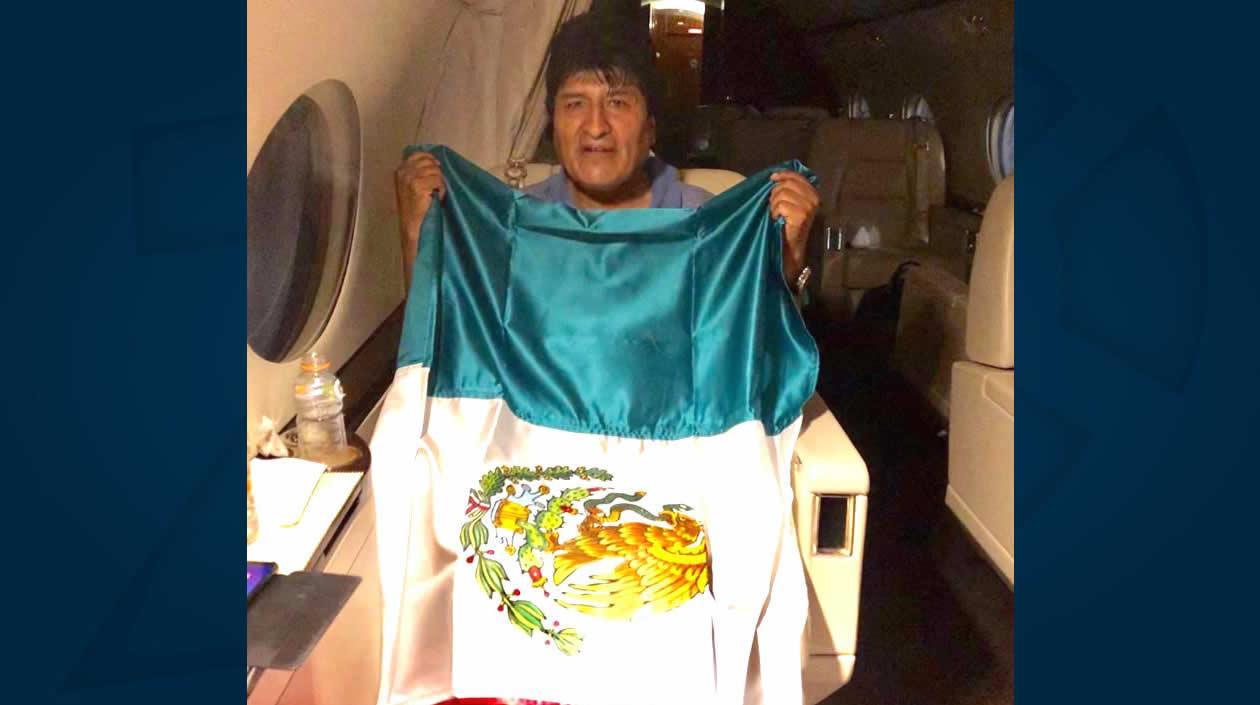 Evo Morales viajando rumbo a México.